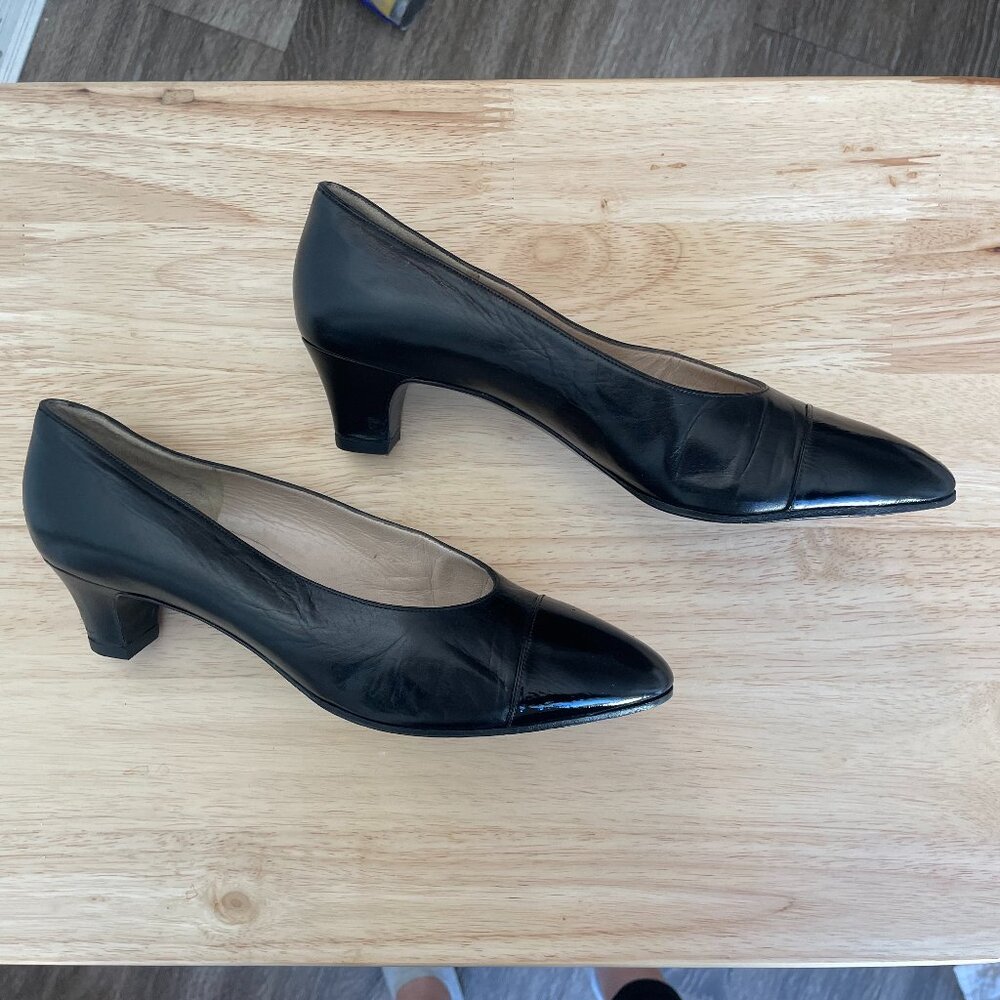 Vintage Chanel Black Leather Cap Toe Pumps - Size 38 - Picture 5 of 9